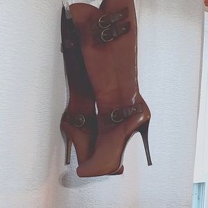 Women's leather boots